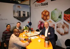 Ronald Velthuis en Piet van Liere van Flevotrade met de heren Dieye uit Senegal en Beyrouk uit Mauritanie
